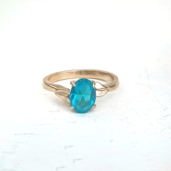 Aquamarine Gold Ring - Picture 2 of 11